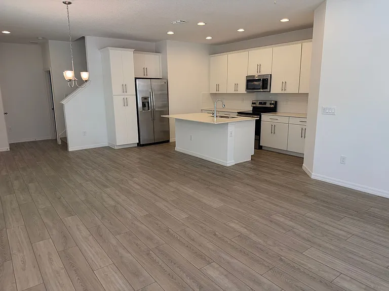 8191 Mosaic Ln — Photo 2