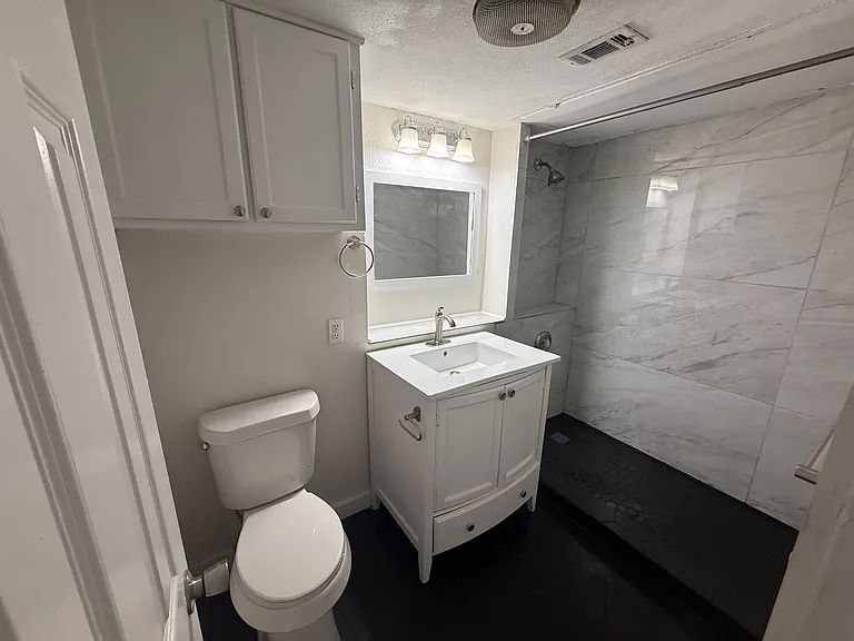 1716 Crest Grove Dr — Photo 6