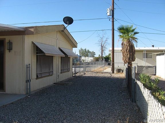 3rd image of 546 Mead Ln