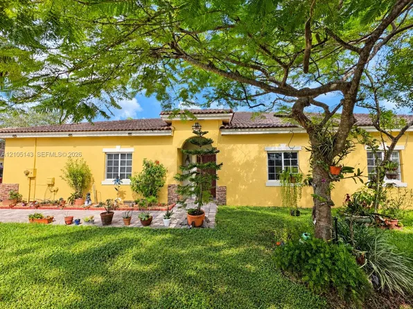 3344 NE 11th Dr, Homestead, FL 33033