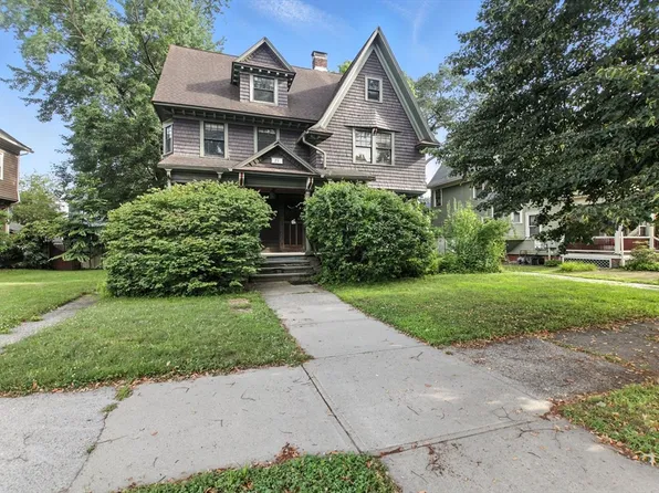 71 Fairfield St, Springfield, MA 01108