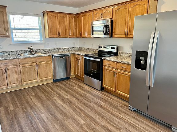 5th image of 52 Hilltop Ln