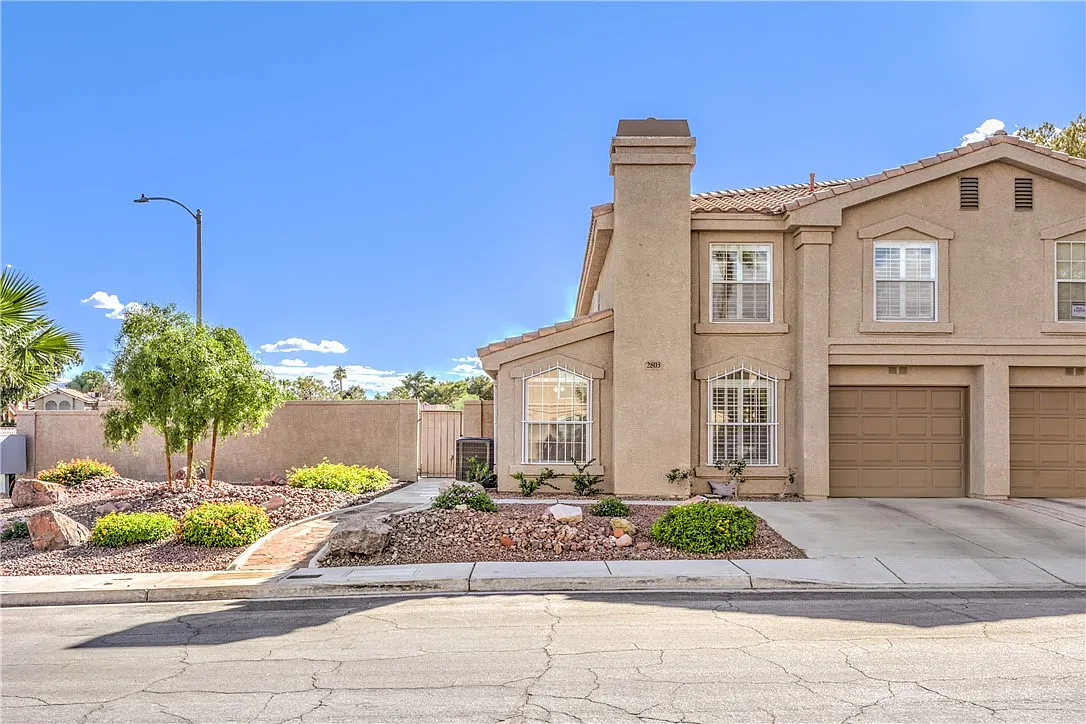 3 bed, 2.5 bath, 1331 sqft, $2,000 — Photo 1