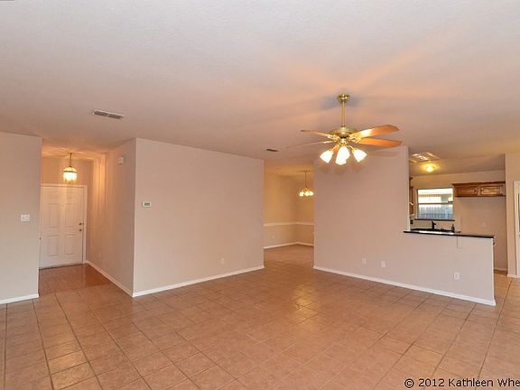 4th image of 205 Roberts Dr