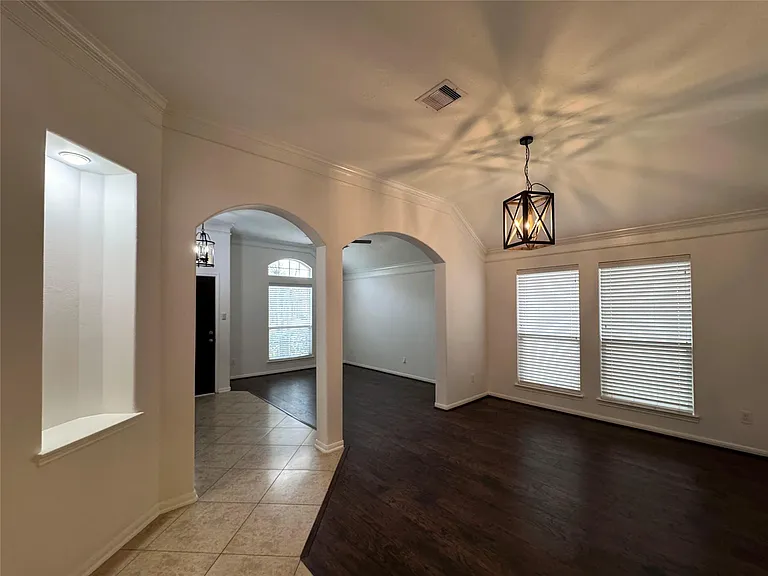 9023 Kinnel Ln — Photo 6