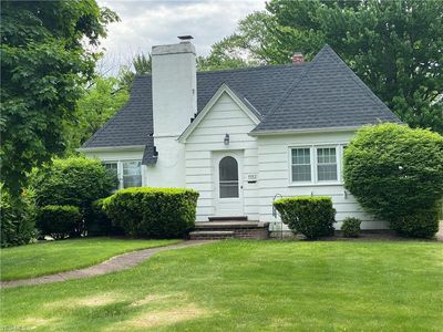 4443 W 228th St, Fairview Park, OH, 44126