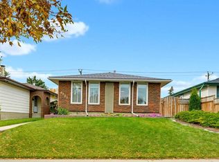 8007 E Huntington St NE, Calgary, AB T2K 5B8
