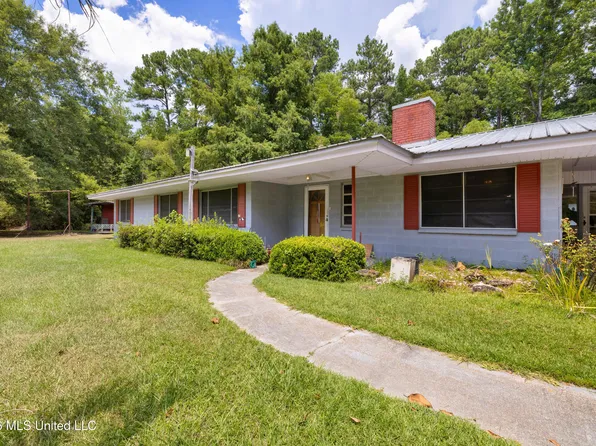 324 Peps Point Rd, Hattiesburg, MS 39401