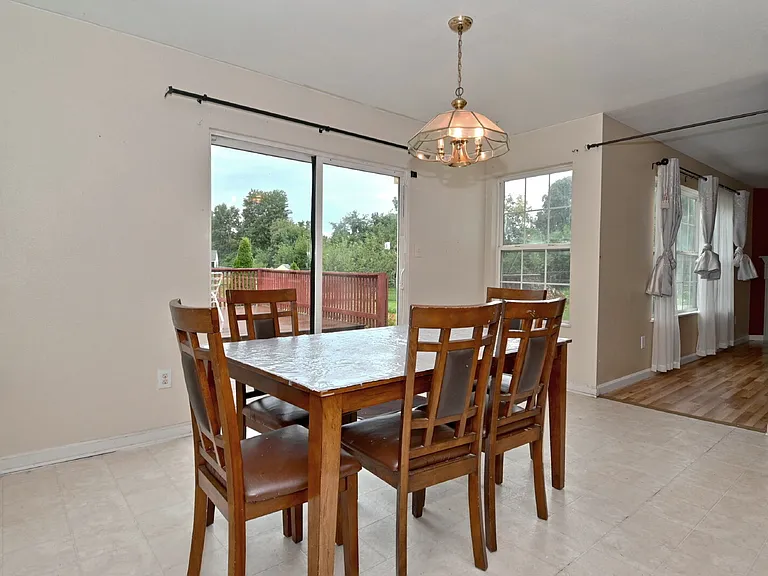 1043 Rentham Ln — Photo 22
