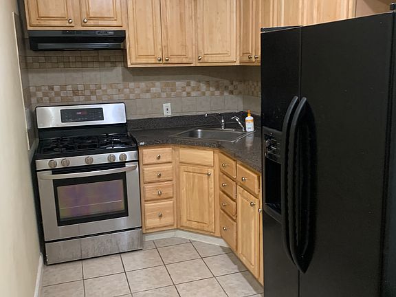 3rd image of 27 Logan Ave