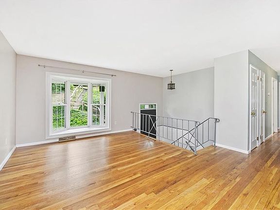 3rd image of 36 Perch Dr