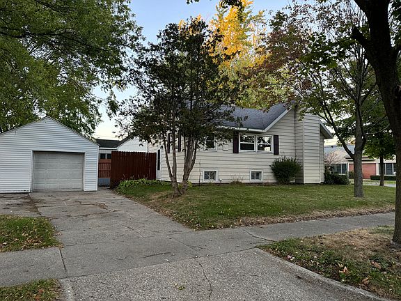 4th image of 419 S Ferry St
