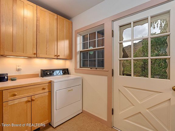 12th image of 12000 S Palmer Creek Dr