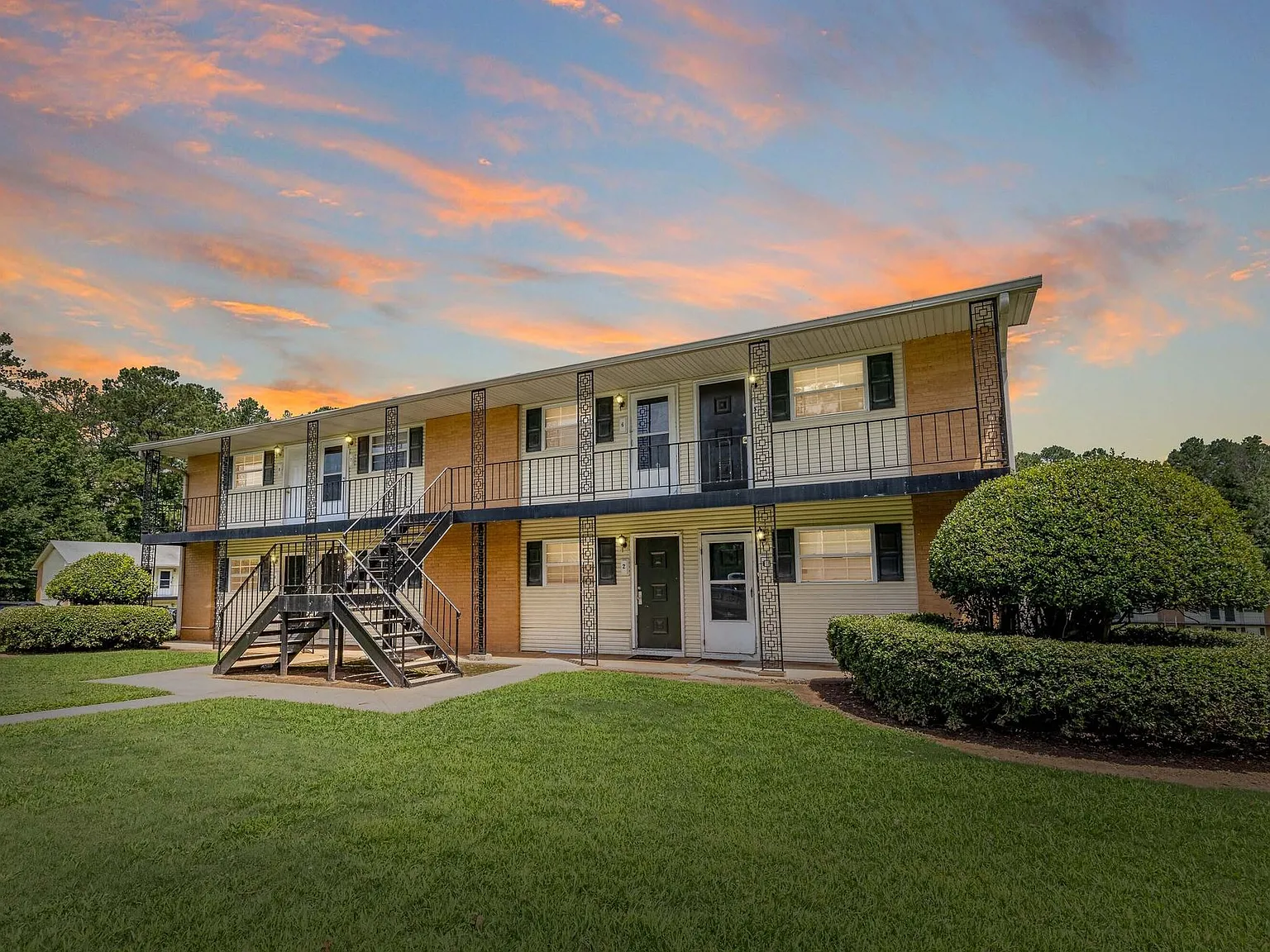 Premier Club Living Apartments in Union City, GA | Spacious Pet-Friendly Apartments Near I-85 — Photo 3