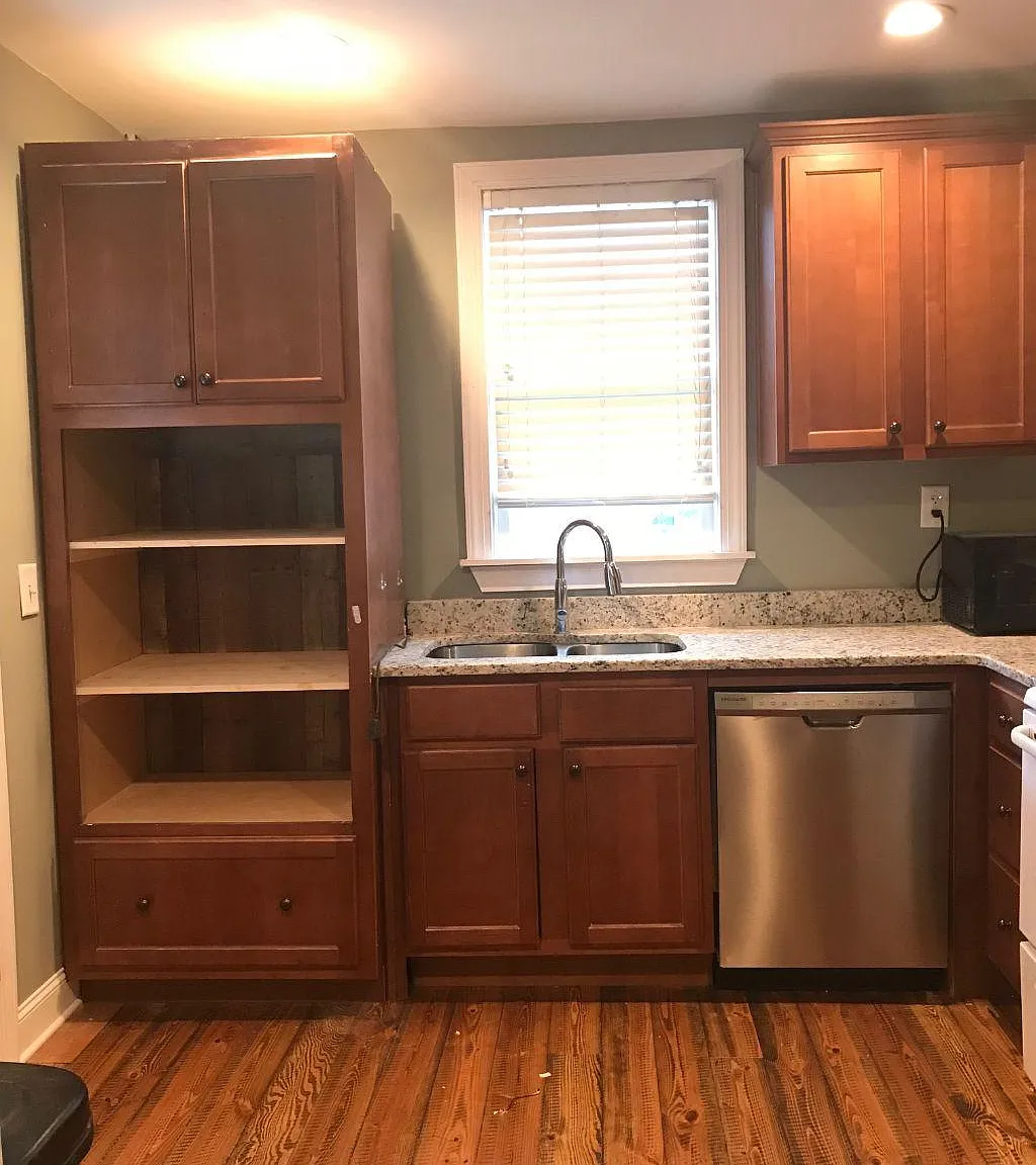 3 bed, 1.5 bath, 1600 sqft, $3,000 — Photo 3