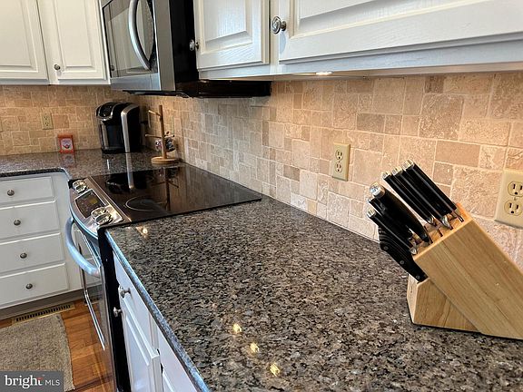 4th image of 2357 Autumnwood Dr
