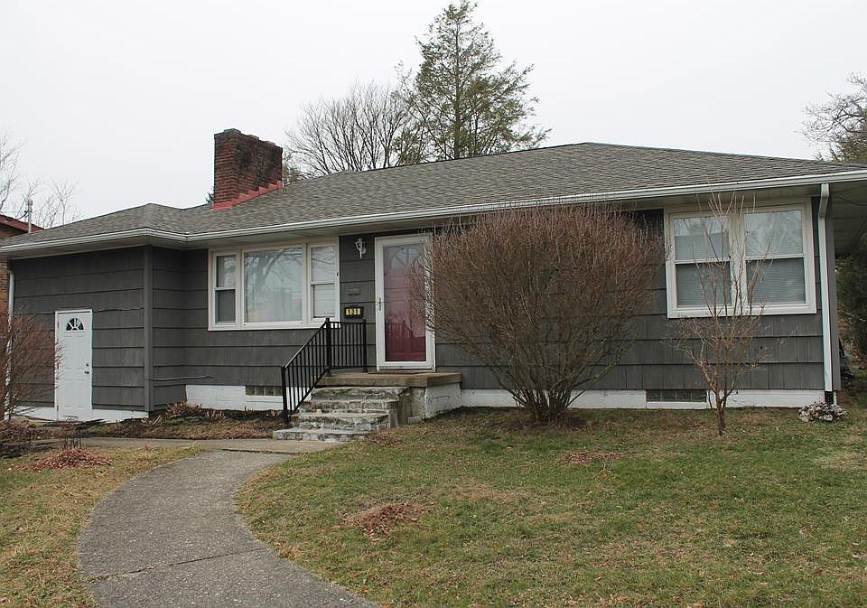 1st image of 131 Westwood Dr