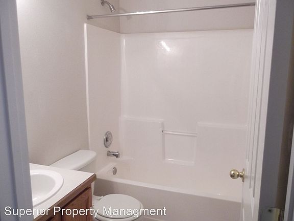 5th image of 2921 Salem St