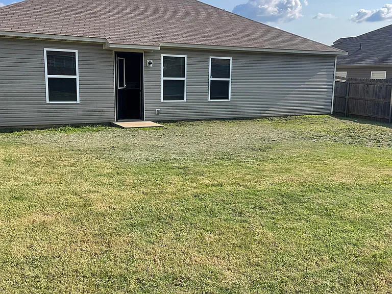 2818 E Pittsburg St — Photo 14