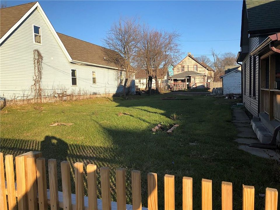 2nd image of 1167 Villa Ave