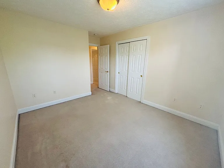 385 Oak Tree Blvd NW — Photo 5