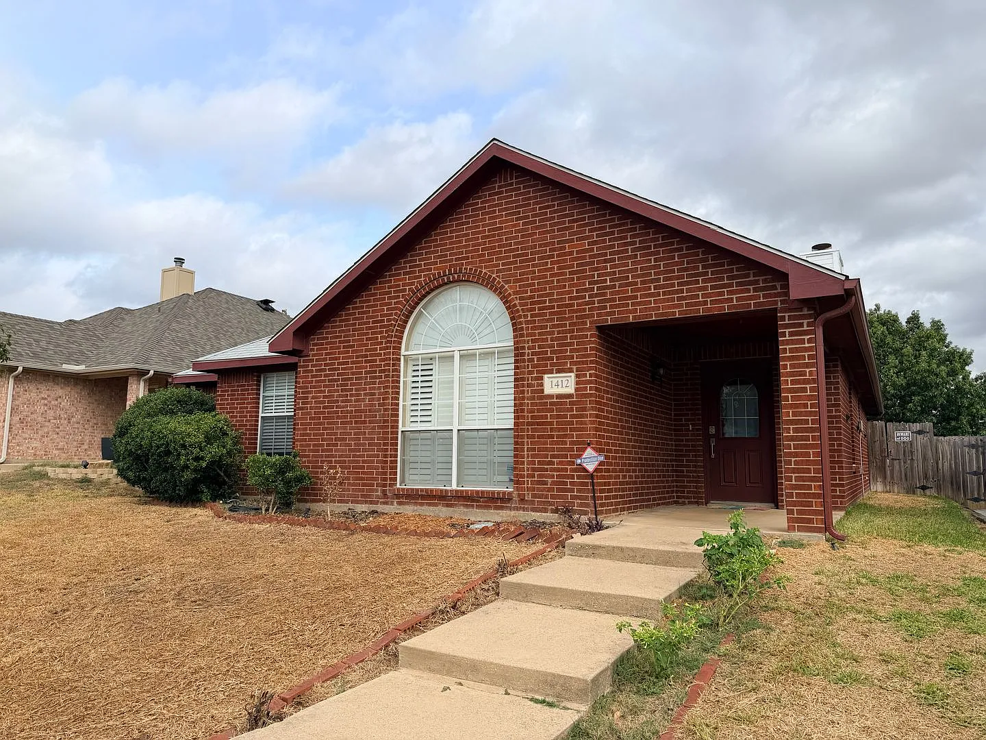 Charming and Spacious 3-Bedroom Home in Prime Euless Location — Photo 2