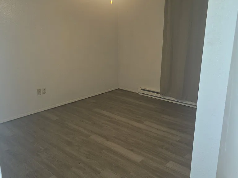 9625 Evergreen Valley Rd SE #B — Photo 2