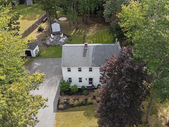 3rd image of 23 Carriage Way