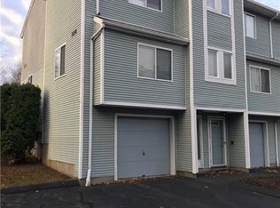 220 Stonefield Dr #81, Waterbury, CT 06705
