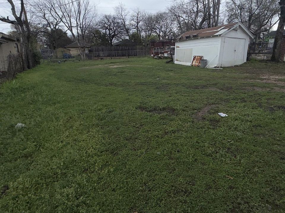2nd image of 215 W Missouri Ave