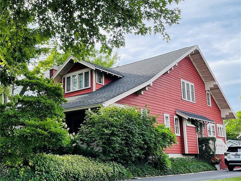 1st image of 7 Wiltshire Blvd