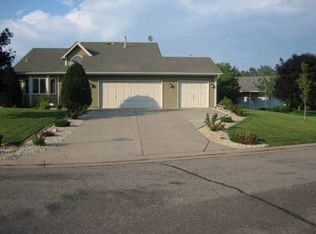 5474 Golfview Cir N, Oakdale, MN 55128