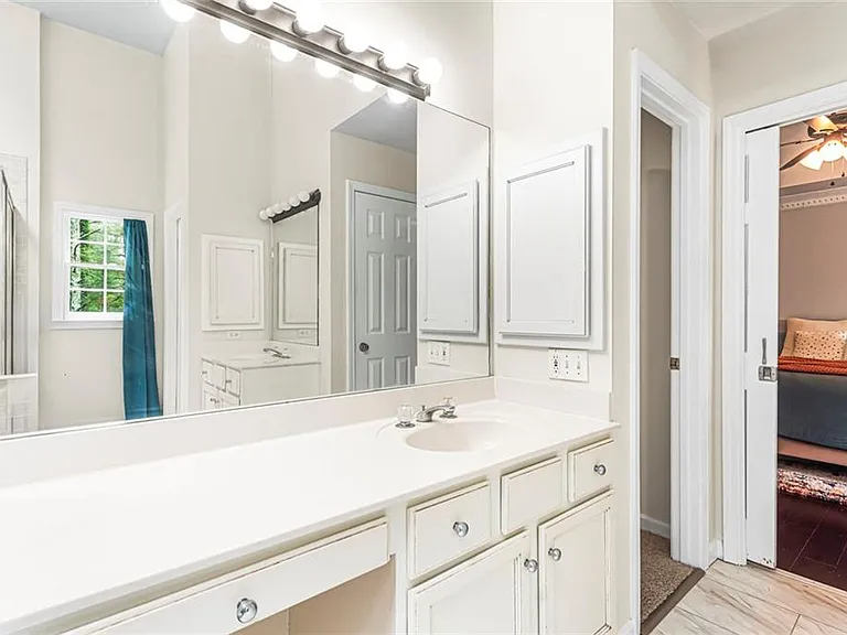 105 Leyland Ct — Photo 9