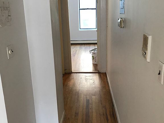 4th image of 252 W 136th St APT 2