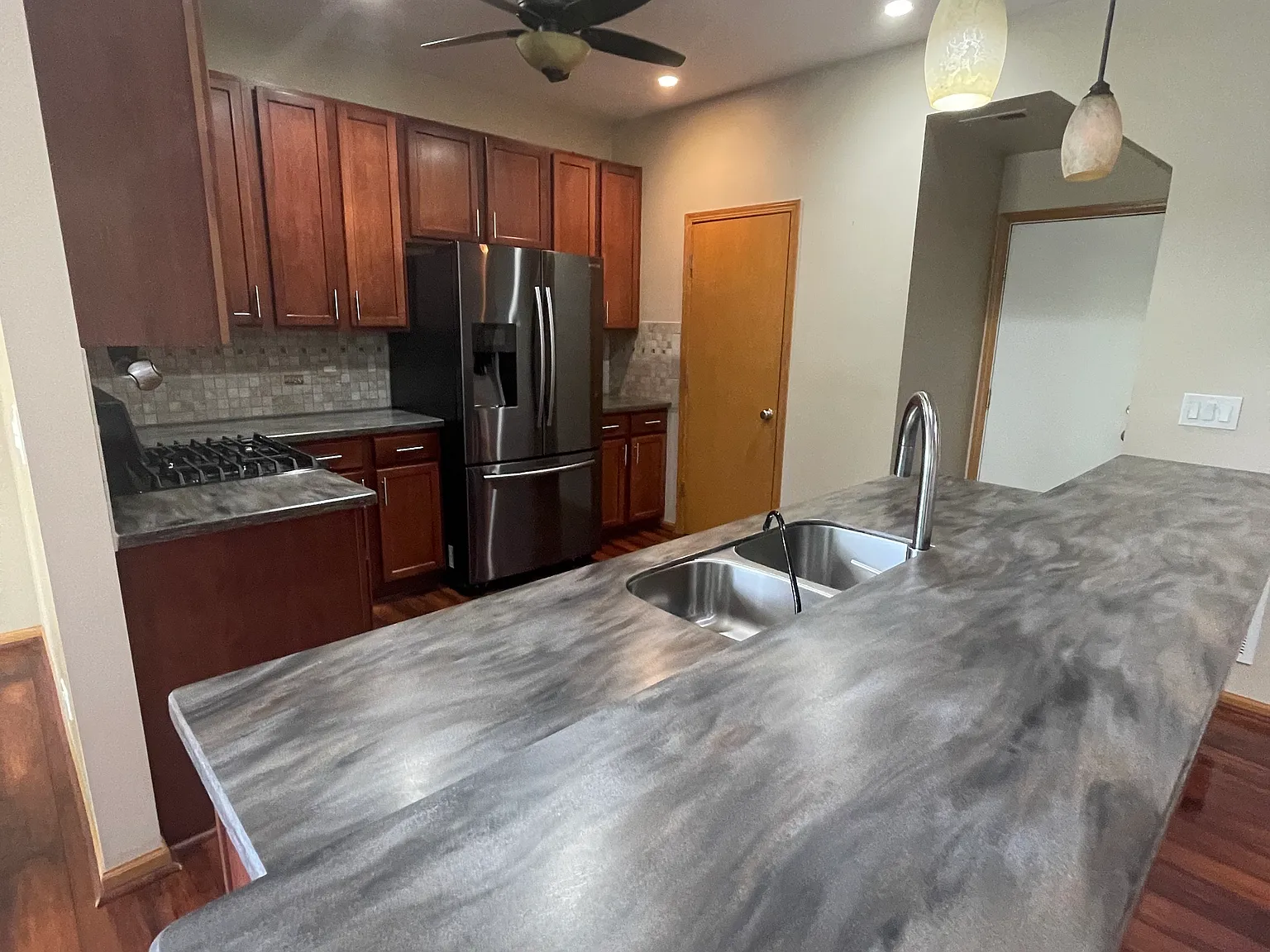 2 bed, 1.5 bath, 1484 sqft, $2,400 — Photo 4