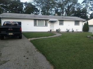 4 Parkway Blvd, South Toms River, NJ 08757