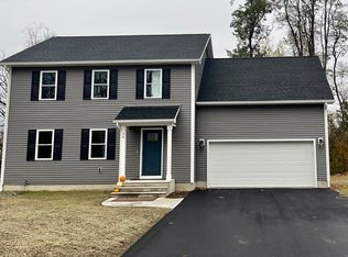 34 Bromont St, Chicopee, MA 01020