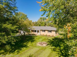 12033 E Carpenter Rd, Davison, MI 48423