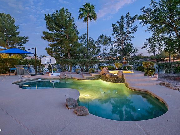 5th image of 3094 N Snead Dr
