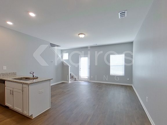 2nd image of 215 Long Island Dr SW