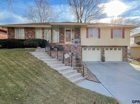 15011 Arbor St, Omaha, NE 68144