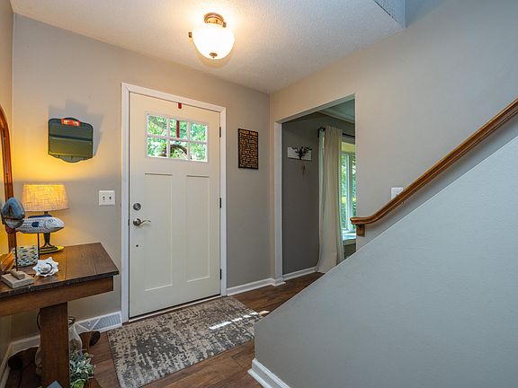 5th image of 2240 Pleasant Hill Dr