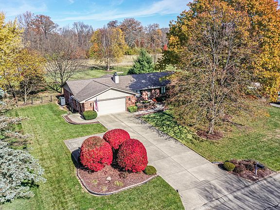 3rd image of 2210 Anita Ln