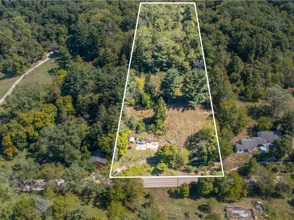 632 Waynesburg Rd, Washington, PA 15301