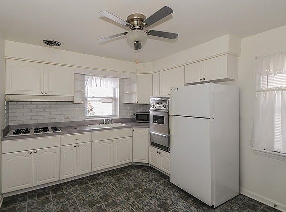 5th image of 11036 Shaw St