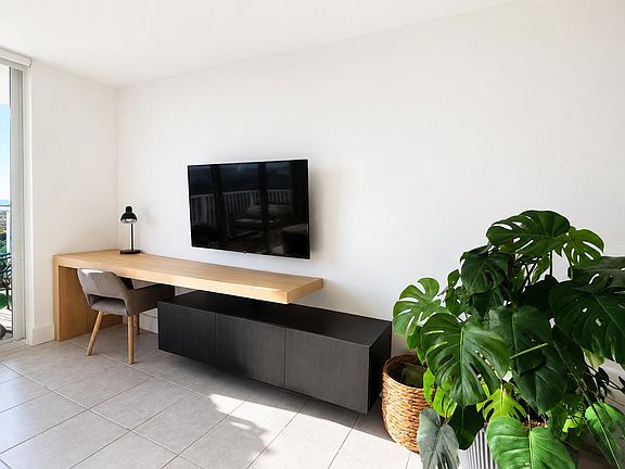 4th image of 2801 NE 183rd St APT 1212W