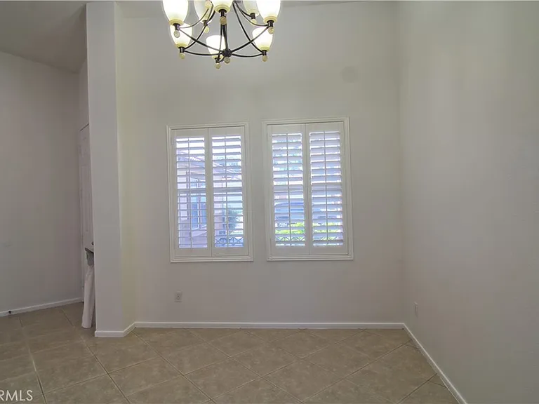28422 Belleterre Ave — Photo 4