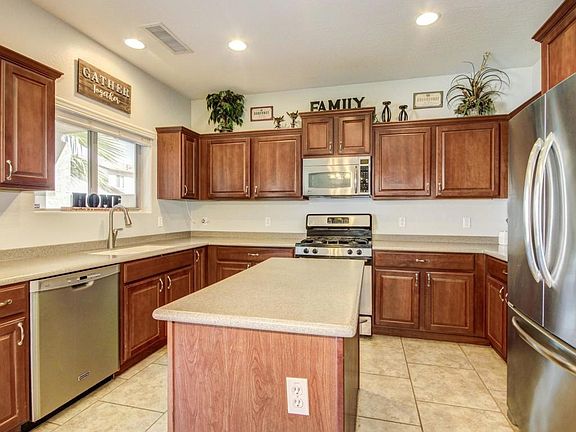 5th image of 18636 W Sunnyslope Ln
