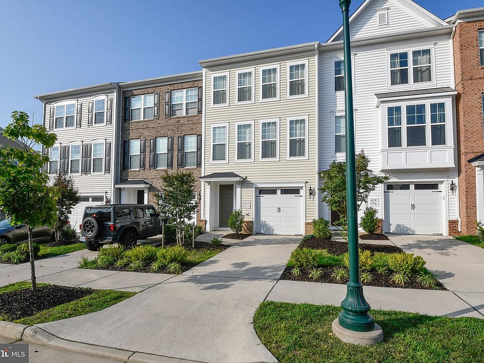 1st image of 418 Boxelder Dr Unit 103