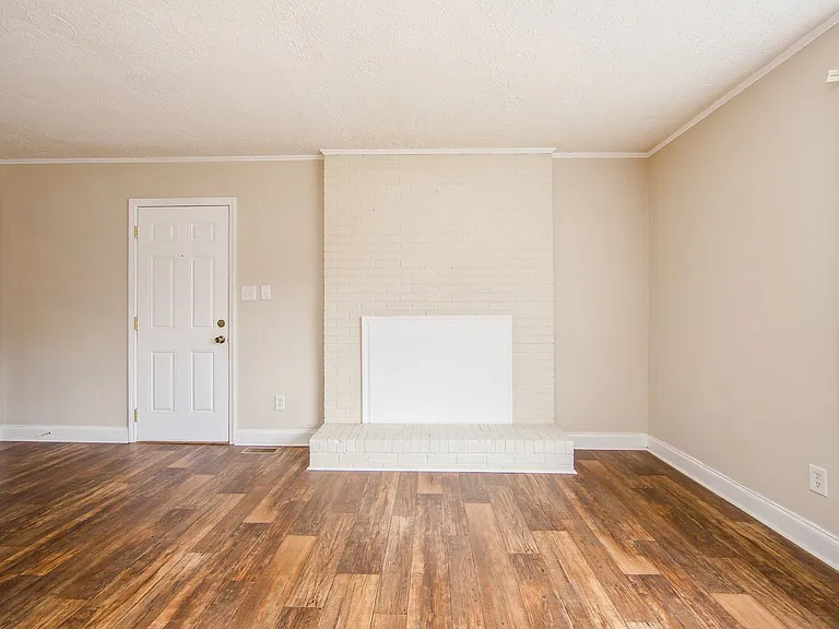 1203 Turnpike Rd — Photo 15